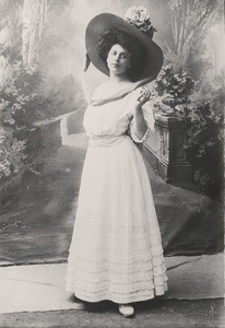 Marta Feuchtwanger as a young woman in Munich, ca. 1905-1915