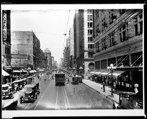 View of Hill Street north form 8th Street, Los Angeles, ca.1924