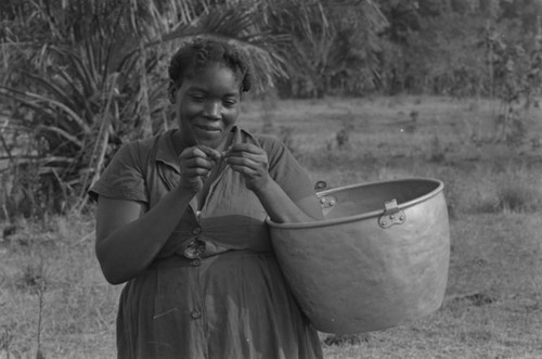 Woman with large pot, San Basilio de Palenque, Colombia, 1977