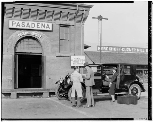 Hudson two door coach at the Santa Fe Station, 222 South Raymond, Pasadena. 1926