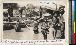 Boats and people in the Grand Canal at Tsing Kiang Pu, China, ca.1905-1910