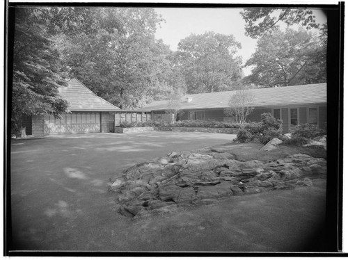 Pace Setter House of 1953 [Hoefer residence]: Exteriors. Exterior
