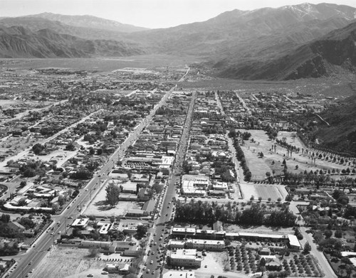 Downtown Palm Springs, looking south