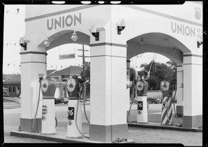 Union Oil station, South Wilton Place and Wilshire Boulevard, Los Angeles, CA, 1932