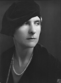 Mrs. Leon L. [Elizabeth] Roos