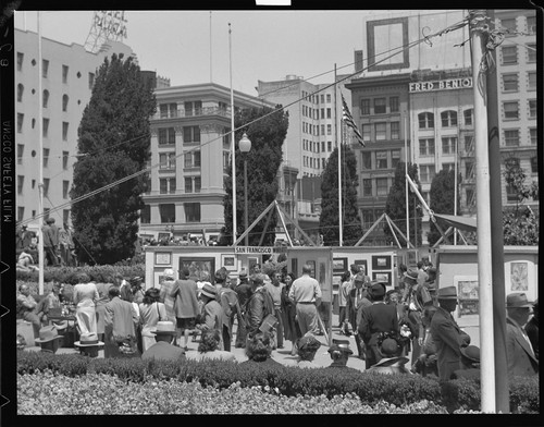 Art show, Union Square. [San Francisco.] [negative]