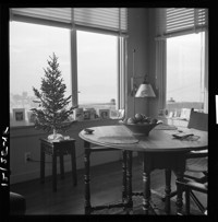 [Unidentified interior. Hagemeyer studio?] [negative]