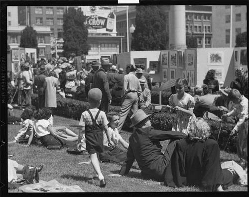 Art show, Union Square. [San Francisco.] [negative]