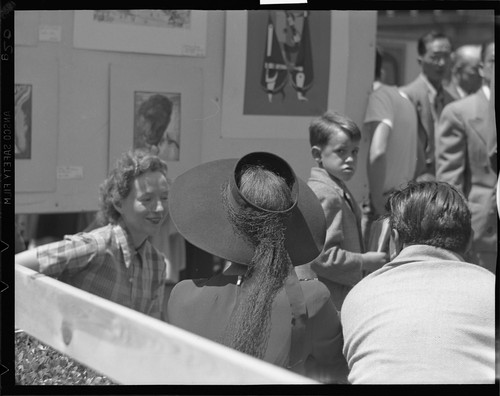 Art show, Union Square. [San Francisco.] [negative]