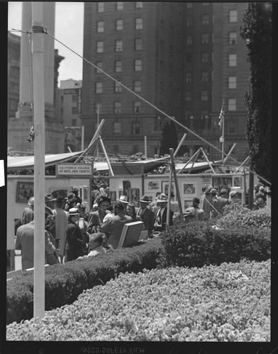 Art show, Union Square. [San Francisco.] [negative]