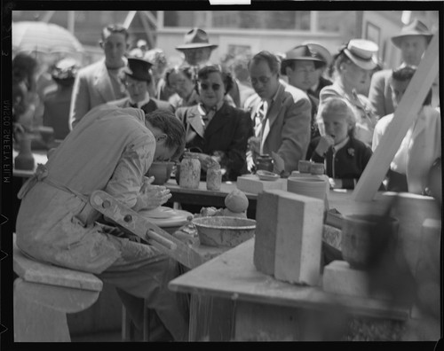 Art show, Union Square. [San Francisco.] [negative]