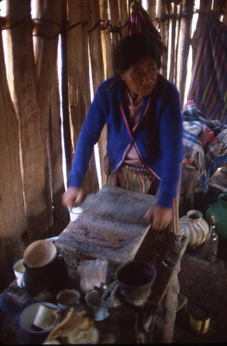 Guatemalan refugee cooks, Cuauhtémoc, 1983