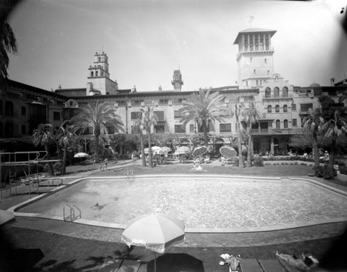 Swimming pool, Mission Inn