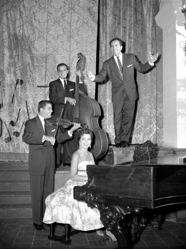 Band performing, Mission Inn