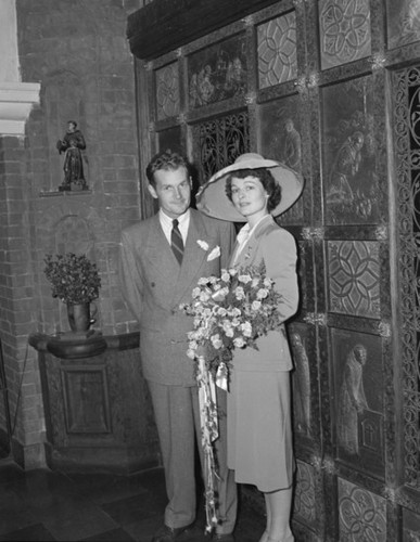 Longnecker wedding portrait, Mission Inn