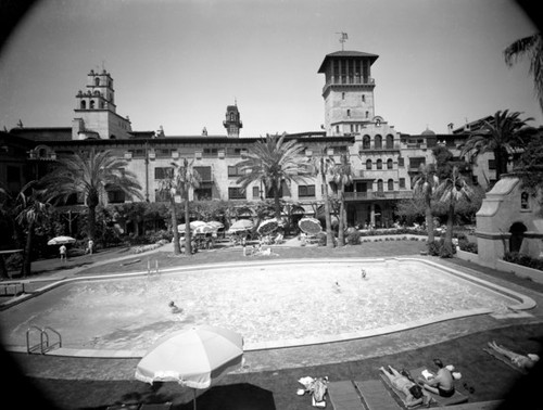 Swimming pool, Mission Inn