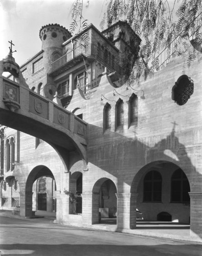 View of bridge over 6th Street