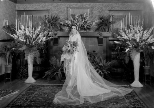 Bride, Evans-Carpenter wedding, Mission Inn