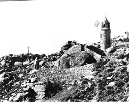 Cross, flag and peace tower, Mount Rubidoux