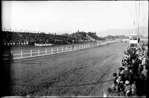 Chariot race at Tournament Park, Pasadena. approximately 1910