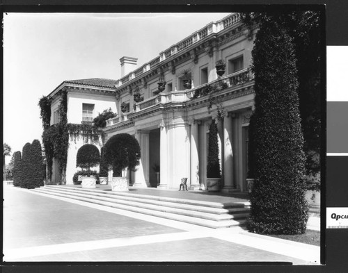 South terrace and façade of the Huntington residence, circa 1920