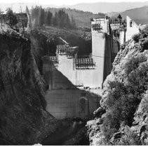 Upstream view of the Box Canyon Dam under construction