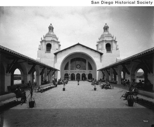 View of the patio and facade of the Santa Fe Depot