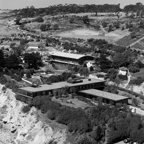 Aerial view of the Hydraulics Laboratory (center), cottages, and the Institute for Geophysics and Planetary Physics (IGPP) (bottom) at Scripps Institution of Oceanography