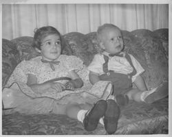 Joyce and Jon, children of an unidentified family