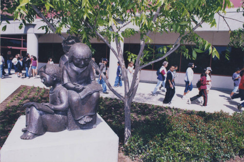 New campus-Sculptures (except Peace Garden)-0089