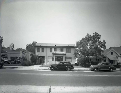 House at 365 East Walnut Street, Pasadena
