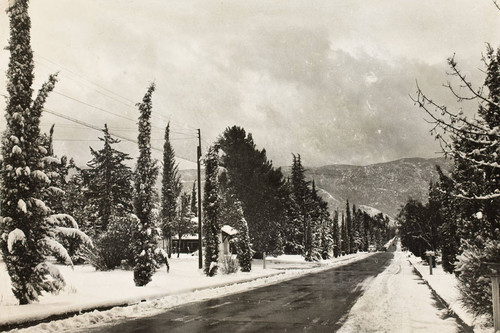 San Gorgonio Avenue looking south during snowfall in Banning, California in 1949