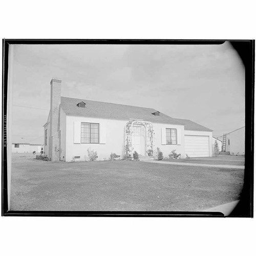 Defense houses: American Home, Sears Roebuck. Exterior