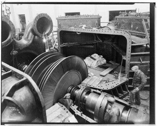 Long Beach Steam Station, Plant #3 - Close-up of stator, turbo and condenser