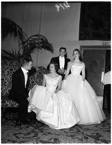 Las Madrinas Debutants, 1957