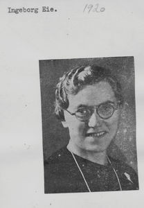 Ingeborg Eie (1895-1966), gift med Oluf Eie, 1922. Udsendt af Dansk Santalmission til Mornai Tehave i Assam, Nordindien, fra 1920-1964. (se også portræt: Oluf Eie)