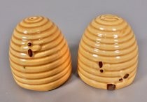 Bee hives salt & pepper shakers