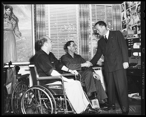 Senator Kuchel visits Long Beach Veterans Administration Hospital, 1954