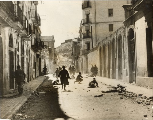 April 1938 - Spain - Lerida - Wide World Photos