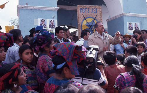 Presidential candidate Ángel Aníbal Guevara speaking at campaign rally, Ciudad Vieja, 1982