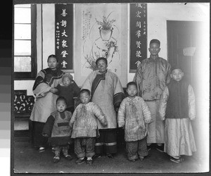Reverend M.K. Huang and family, St. Peter's, Wuhan, China, ca.1903-1910
