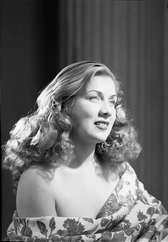 Dorothy Quesada, Los Angeles, 1948
