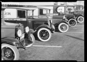 Balzer (grocer) fleet of cars, 135 North Larchmont Boulevard, Los Angeles, 1930