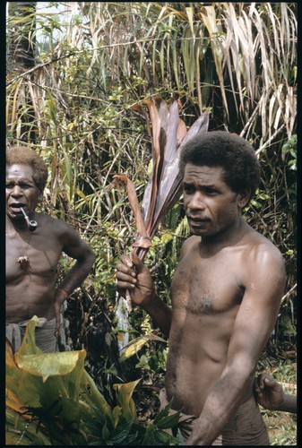 Dangeabe'u and Maenaa'adi with cordyline and other plants for ritual