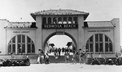 Entrance to Hermosa Beach pier, postcard
