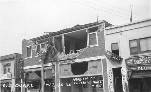 Buildings on Anaheim Street after the earthquake