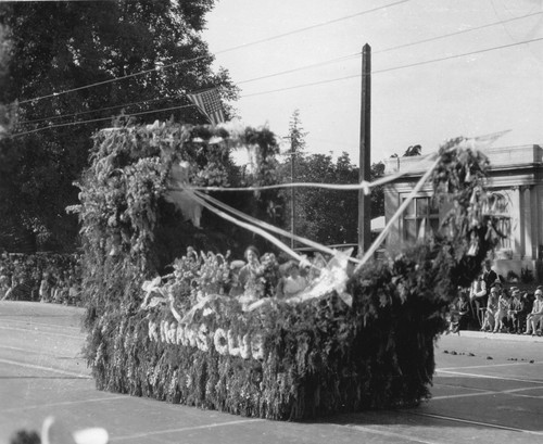 Kiwanis Club float