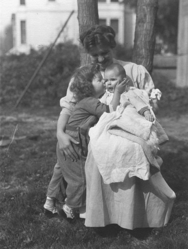 Ruth McKenney Hill seated, with Birdella and Martha Hill