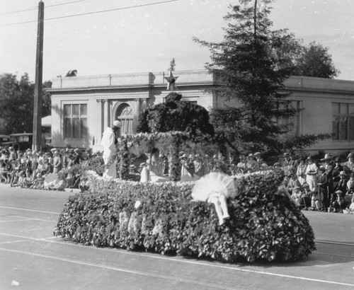 Pala School float