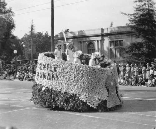 Temple Laundry float in the Rose Parade